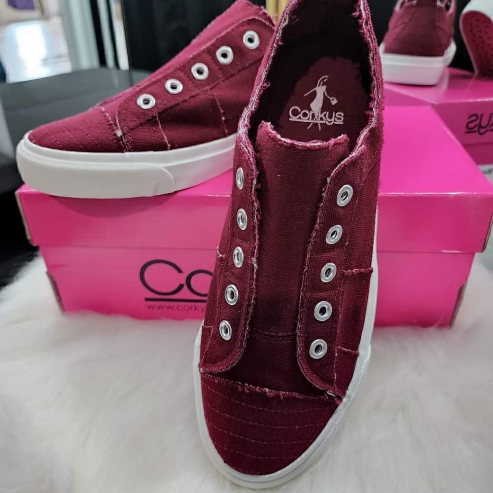 Maroon Babalu by Corkys 